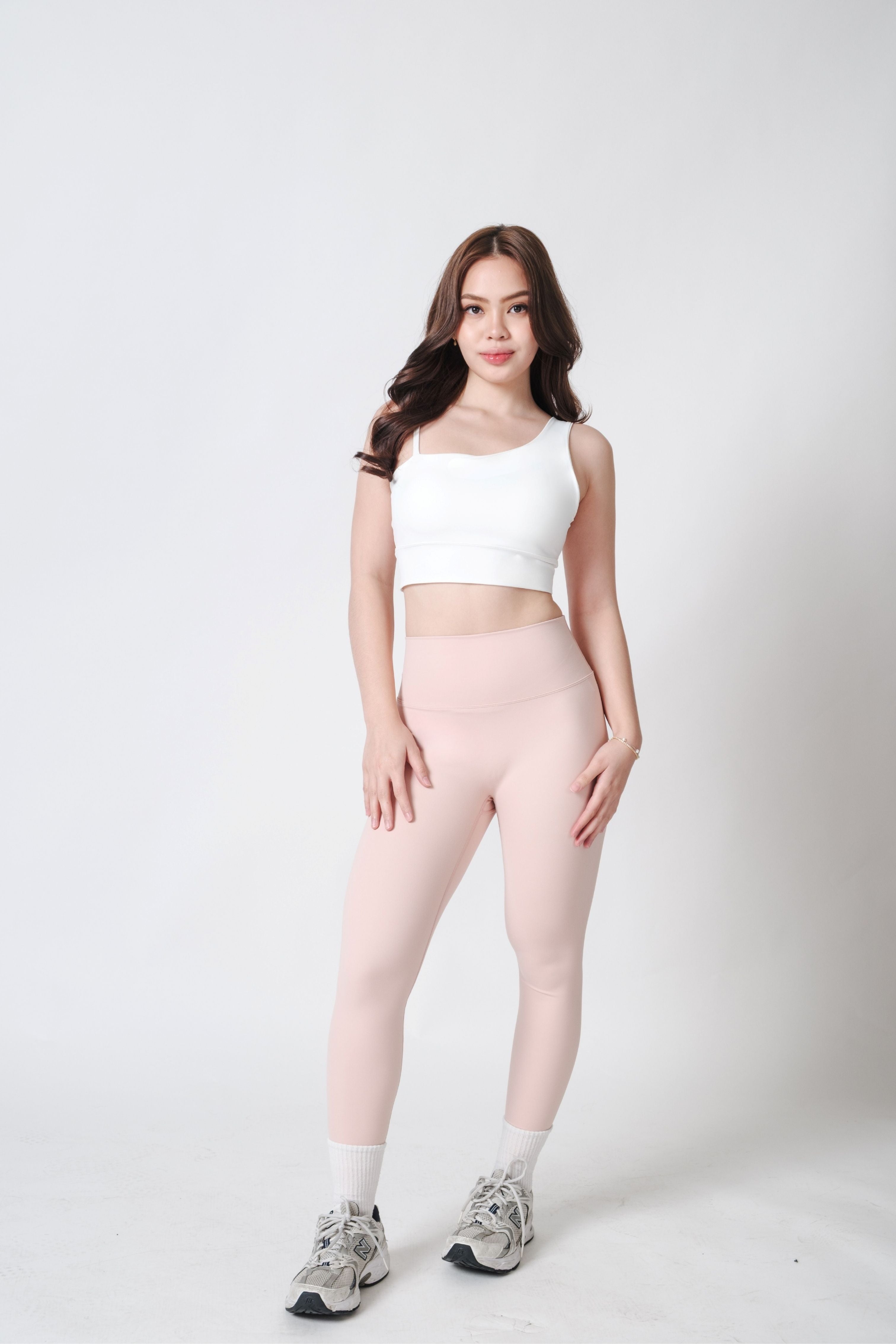 Flow State Leggings Baby Pink Alex is 5'3 wearing S