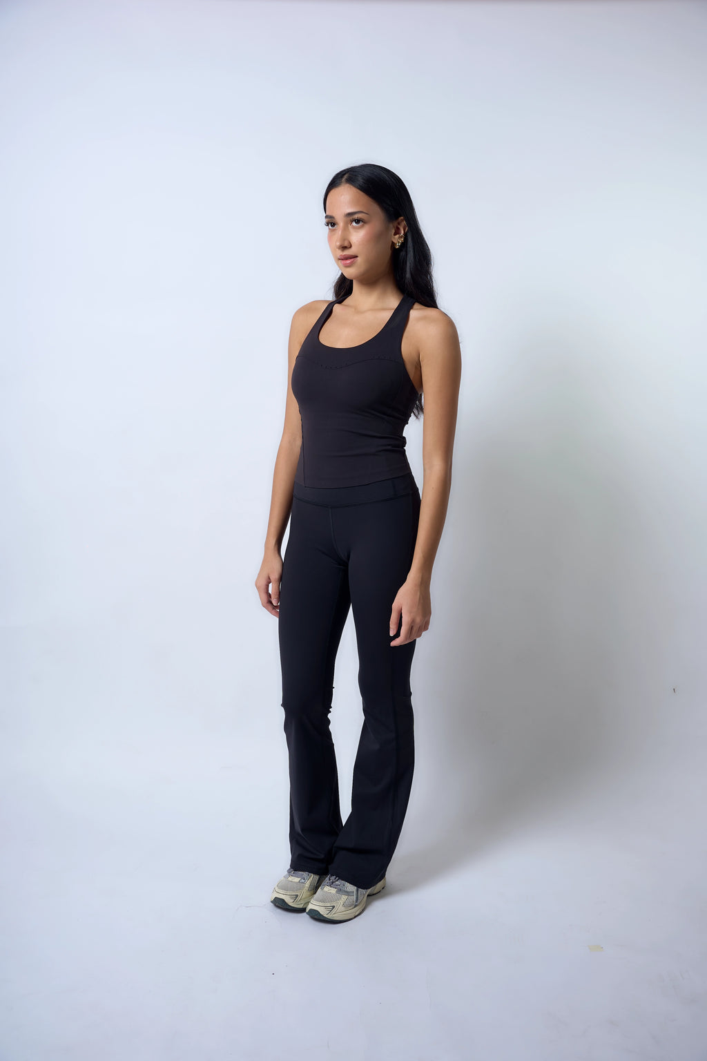 Aligned Leggings Inkline Black Julia is 5'5 wearing S