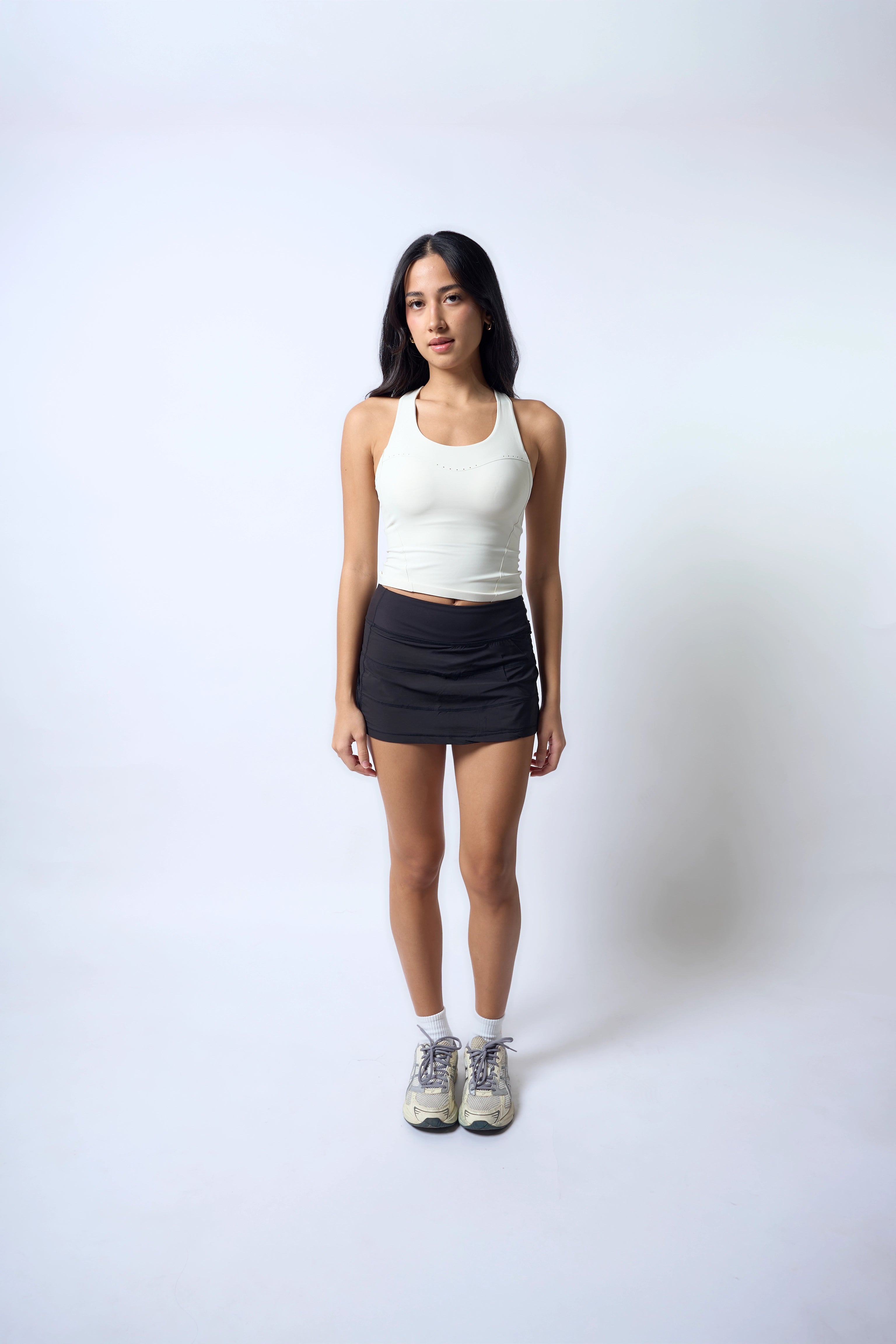 Aligned Skirt Inkline Black Julia is 5'5 wearing M