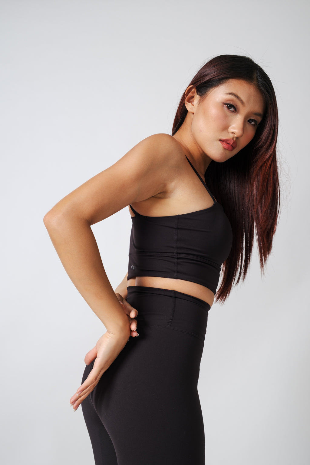 Flow State Asymmetric Active Bra Inkline Black Sophia  is 5'4 wearing S