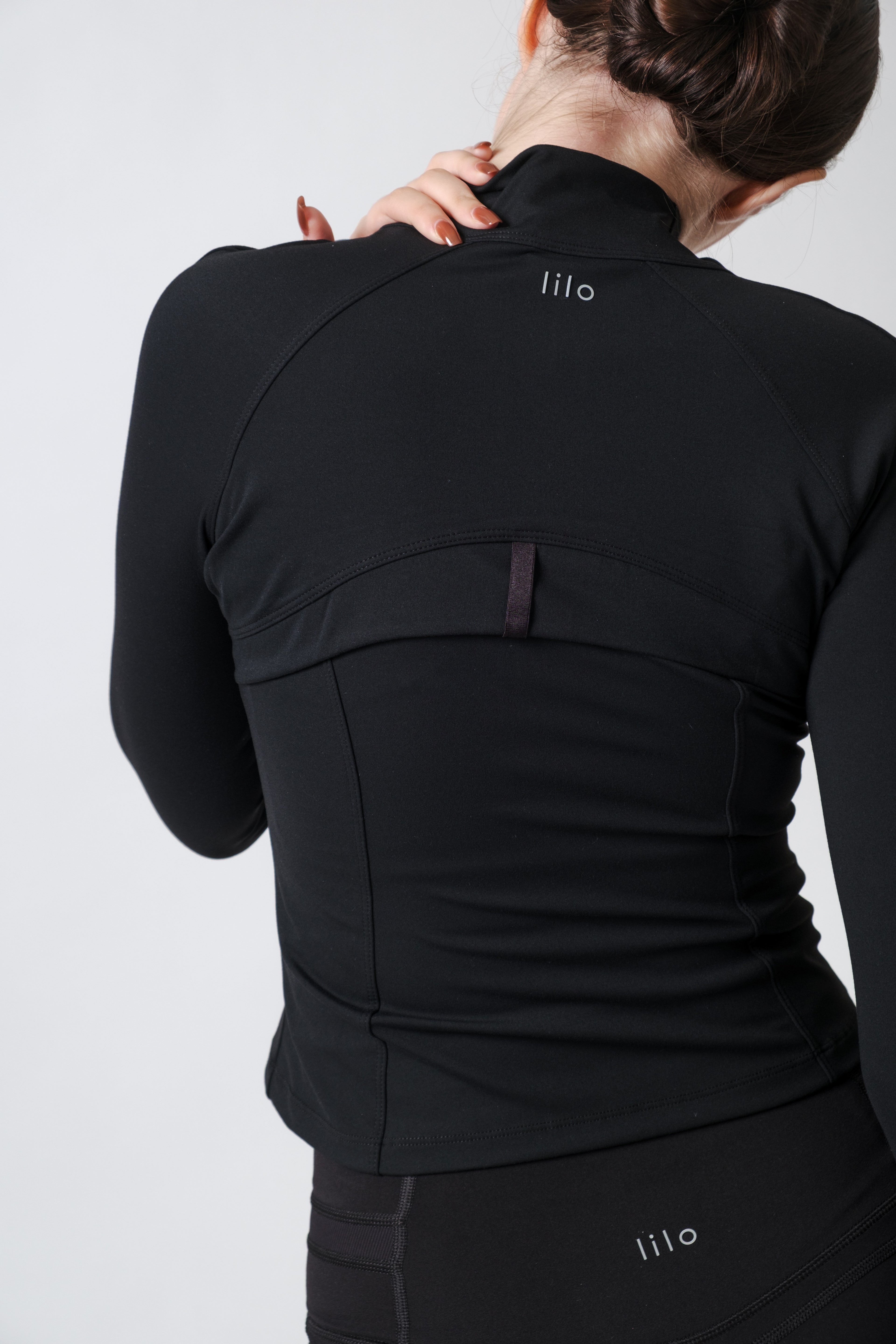 Aligned Jacket Black Viktoria is 5'9 wearing S