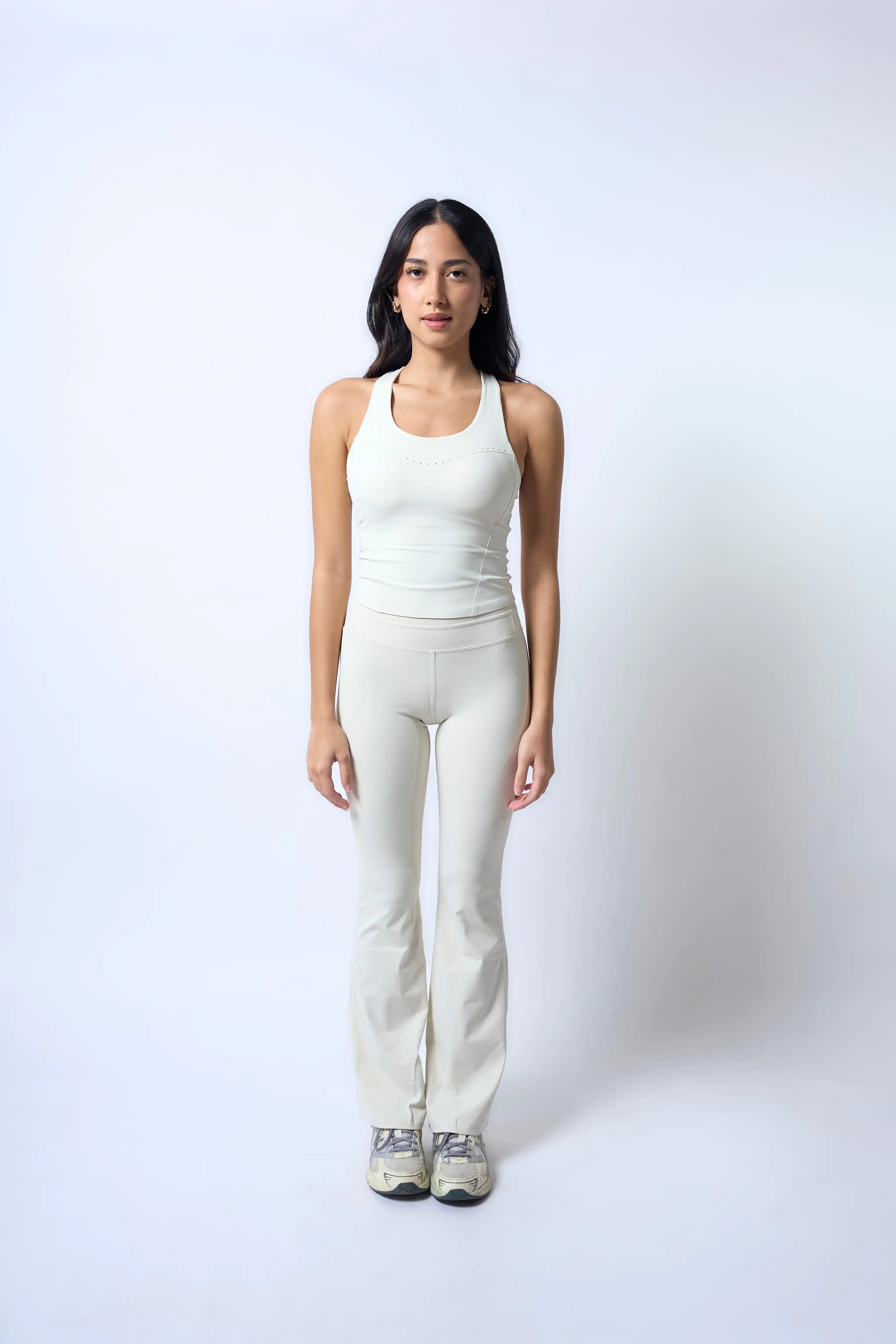 Aligned Leggings Bone White Julia is 5'5 wearing S