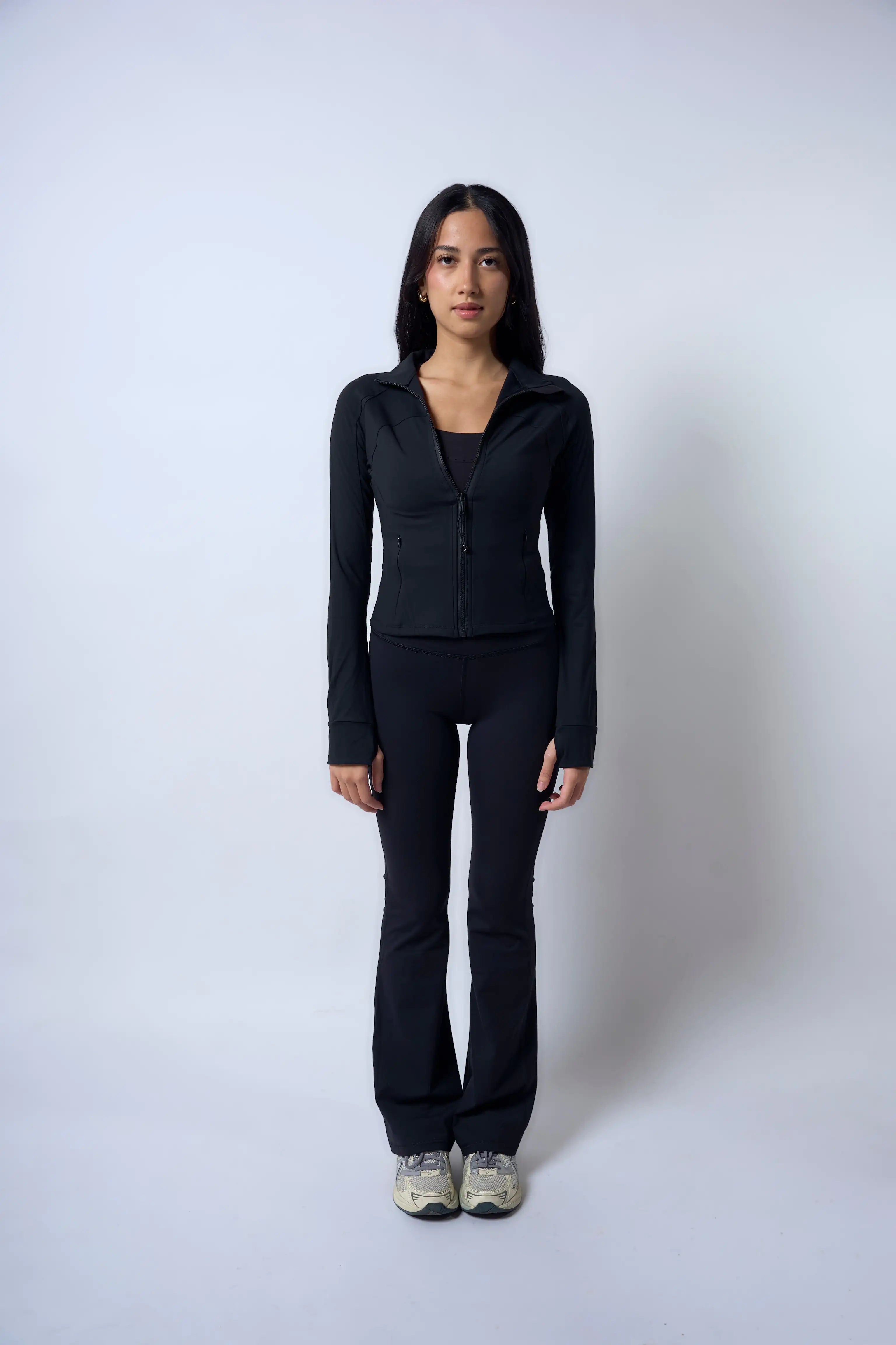 Aligned Jacket Inkline Black Julia is 5'5 wearing S