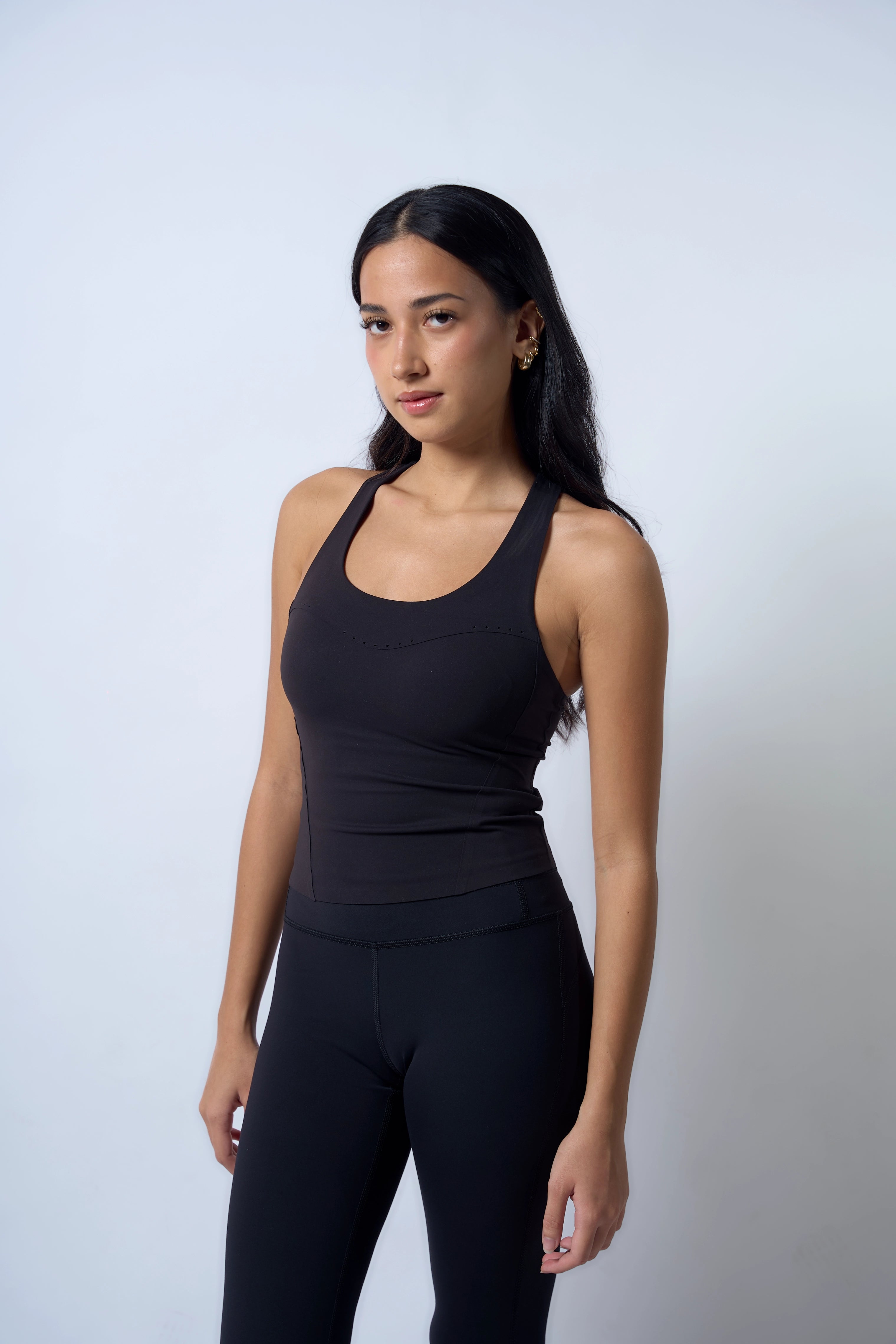 Aligned Top Inkline Black Julia is 5'5 wearing S