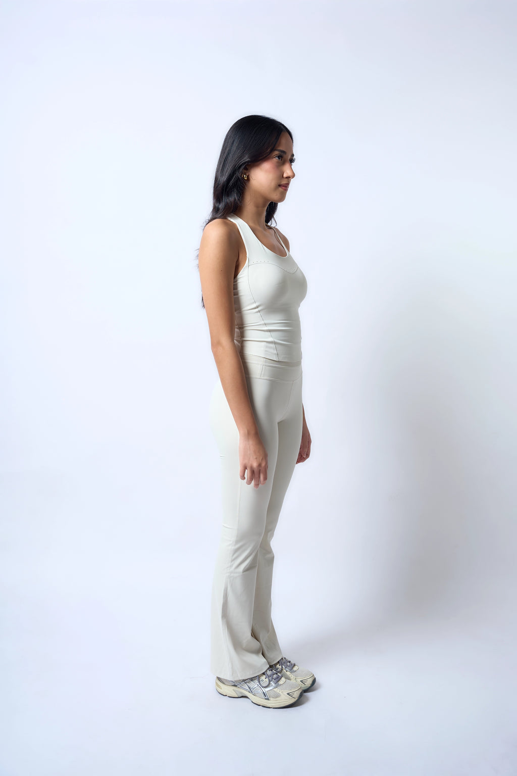 Aligned Leggings Bone White Julia is 5'5 wearing S